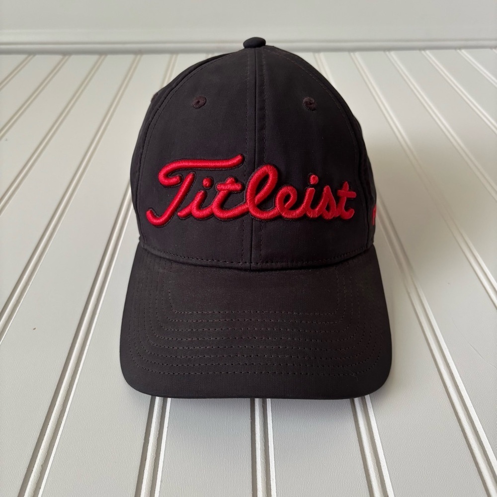 Titleist | Men's Performance Tour Elite Golf Outdoor Hat Black Red